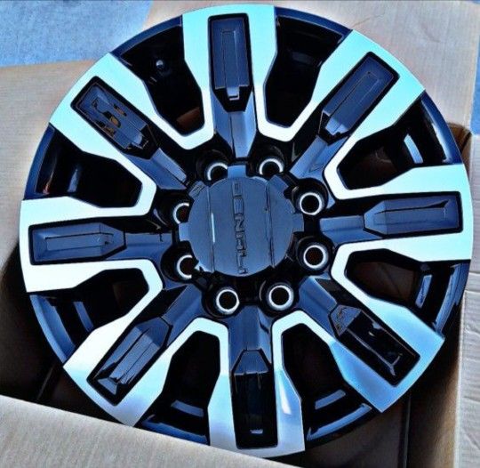 2024 GMC DENALI 2500 AT4 RIMS OEM NEW.....
( 8 LUG )

