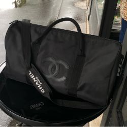 Brand new VIP Luggage duffle Gym Bag Black