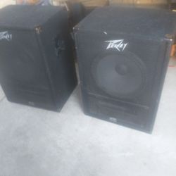 Peaveys 18inch SuB Passive 700 Watss  Each Great  Condition. Serious Buyers Only