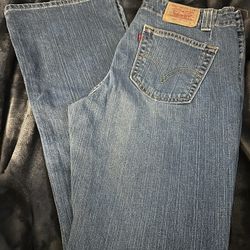 Levi’s-sz 10 MIS M Style 525-Low Rise Boot Cut-used
