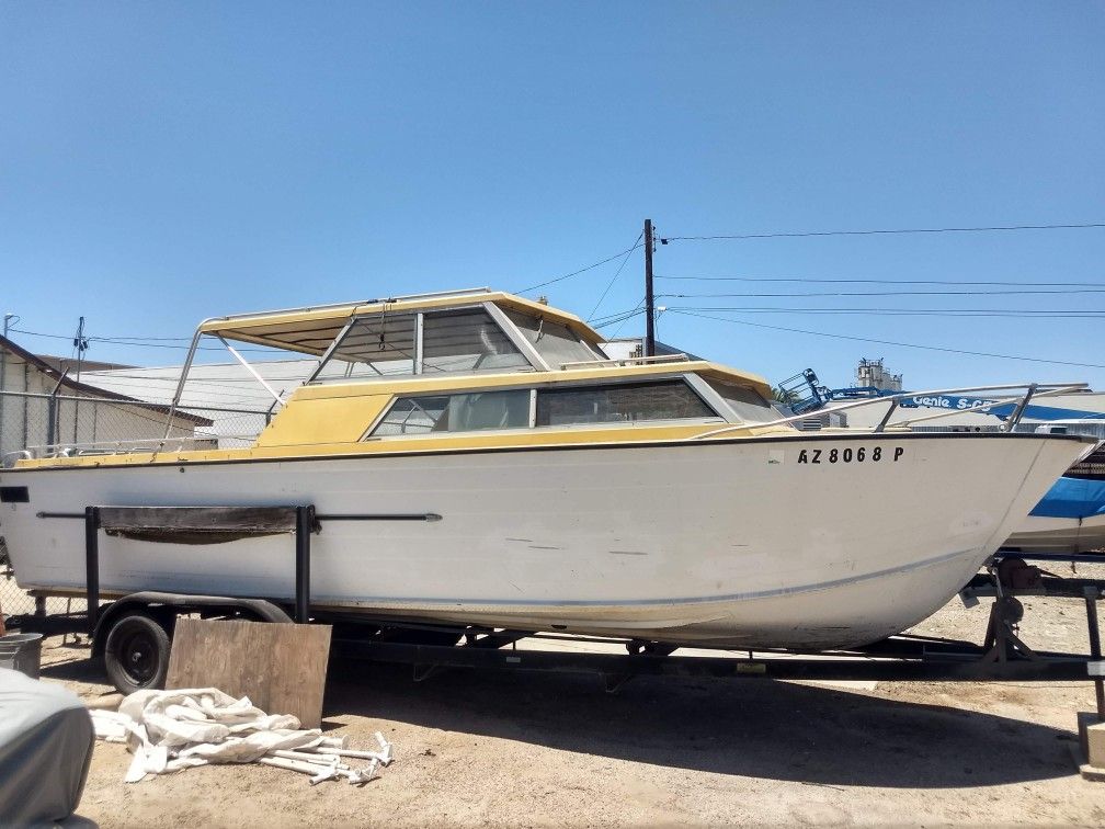 24' Starcraft Chieftain W 302 Ford