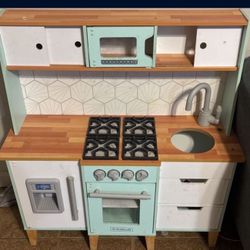 Play Kitchen