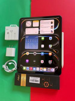 Apple IPad Pro 13”  (M4 chip /OLED display/ 2024 model) 256GB with keyboard, pen & Accessories