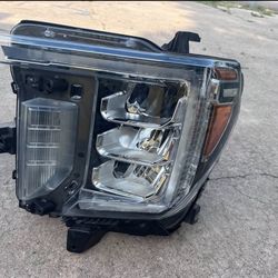 2023 GMC Sierra 2500 Headlight 