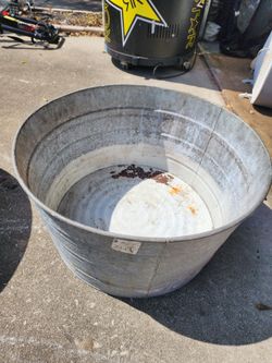 Set Of 3 Galvanized Tubs Thumbnail