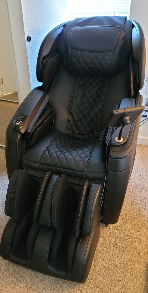 Cozzia CZ-710 QI SE Massage Chair