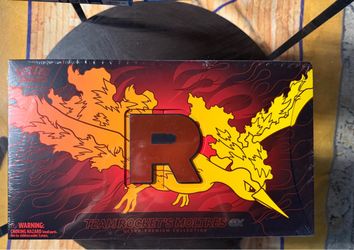 Pokémon Team Rocket's Moltres ex Ultra-Premium Collection