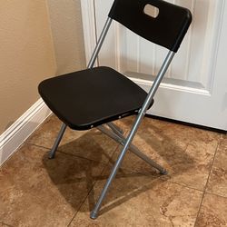 Lightweight Folding Chair 