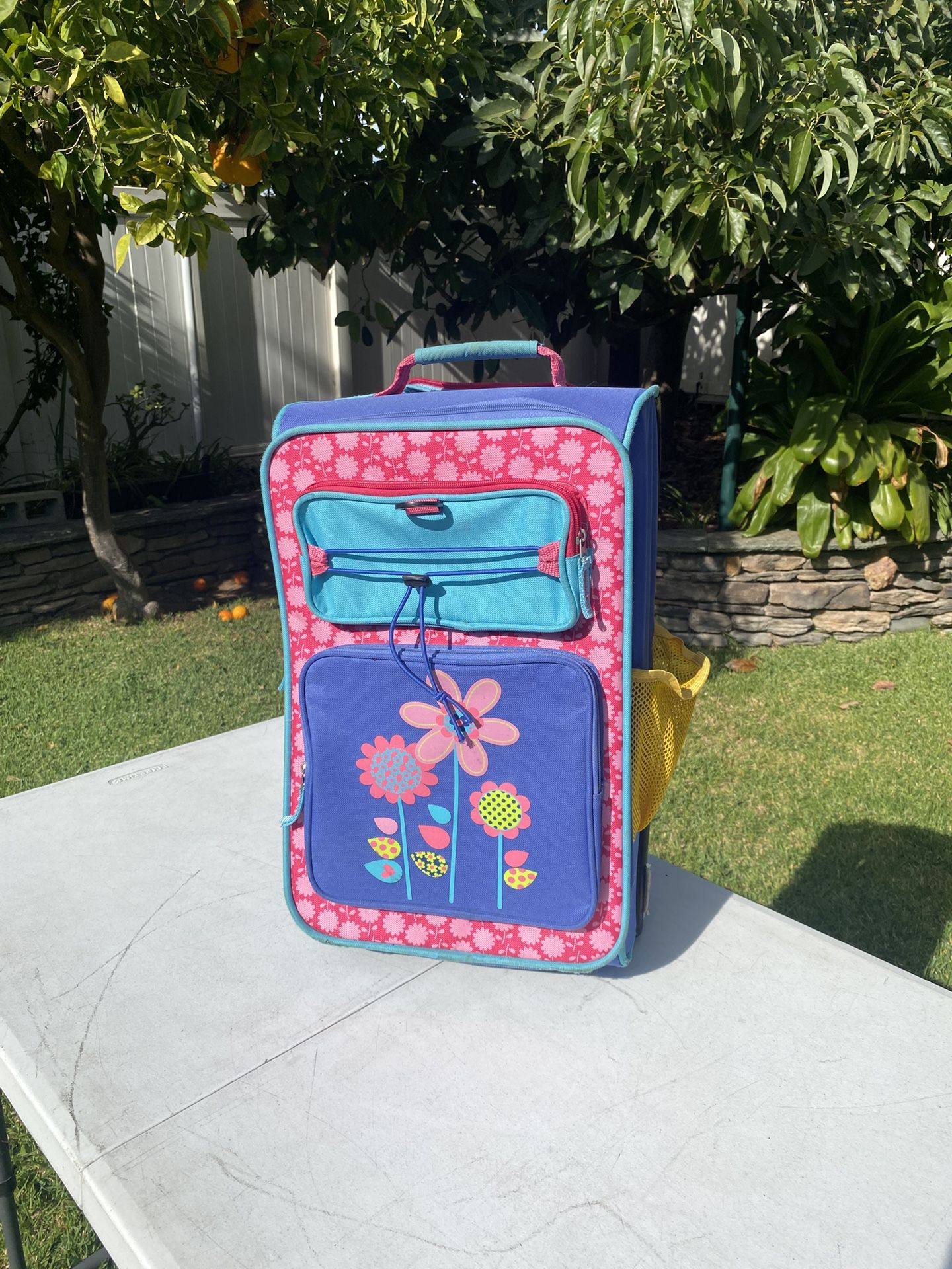 Very Good Clean Child’s Carry On Luggage