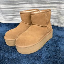 Classic UGG Platform mini boots -  Women Size 8