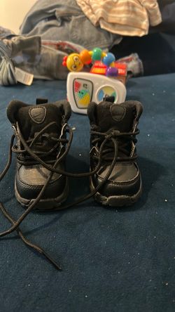 Toddler Black Lace-Up Boots Nike