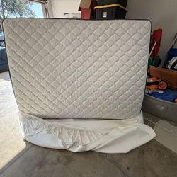 Beauty Rest Queen mattress 