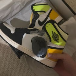 Air Jordan bolt Size 10