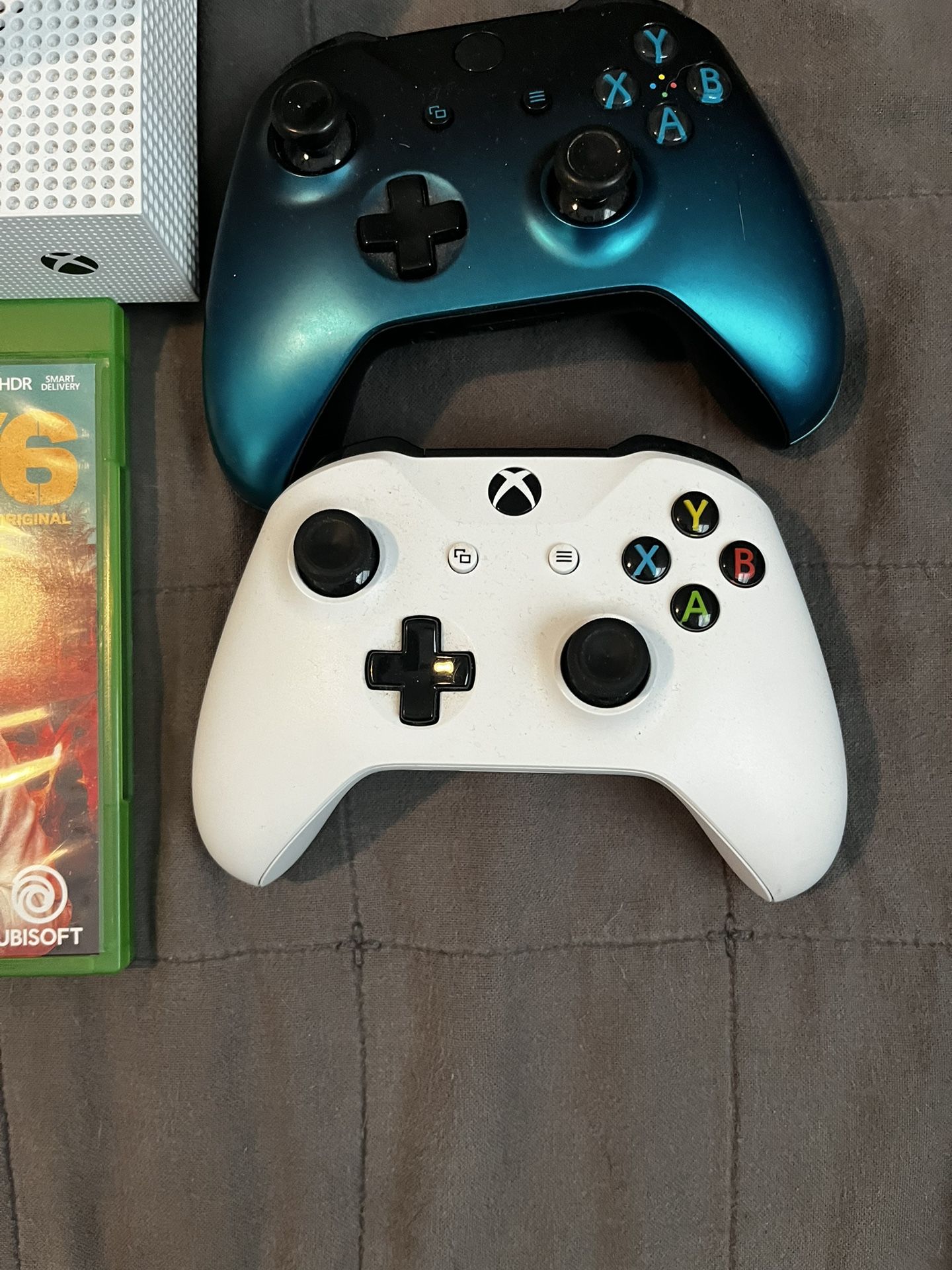 Xbox One S 1TB Bundle