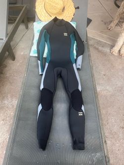 Billabong Full Wetsuit Youth 8- barely used
