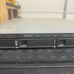 Synology rackstation RS818+ NAS w/4x 4TB Drives