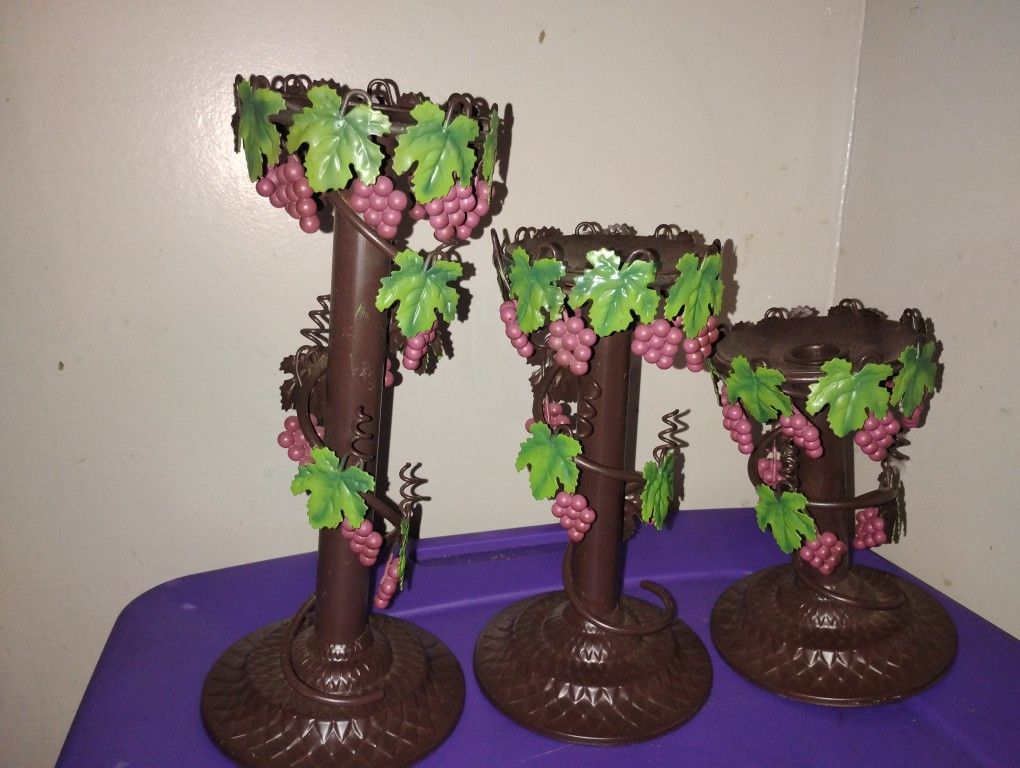  Décor Set – Candle Holders, Basket & Wine Holder