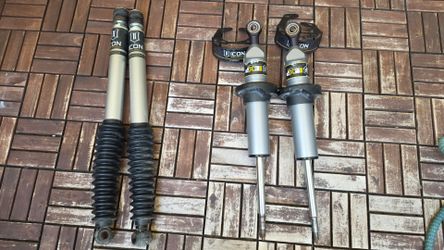 22-26 Tundra Icon 2.5 EXP series coilover shock and rear 2.0 shock
