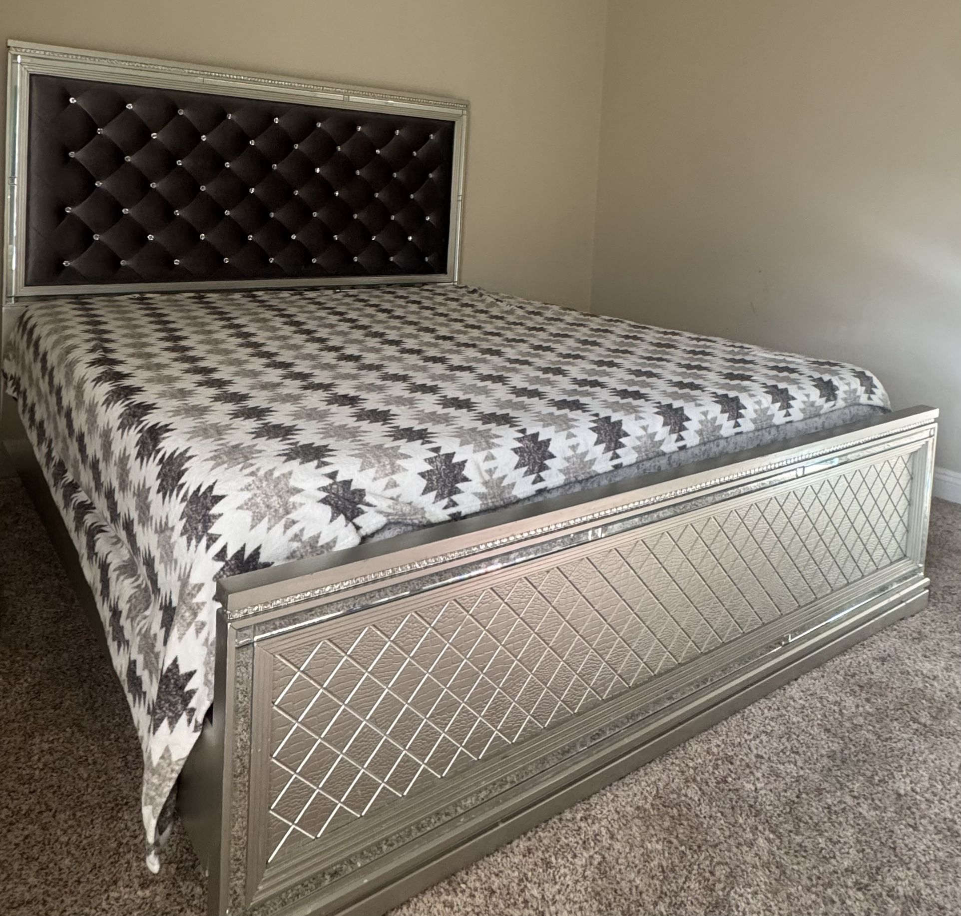 King Modern Bedroom Set