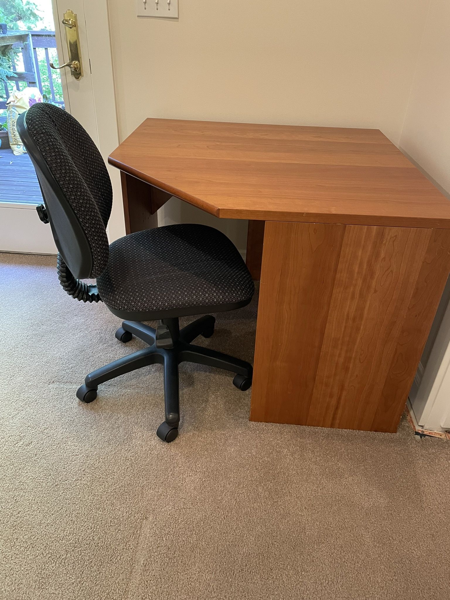 Corner Desk