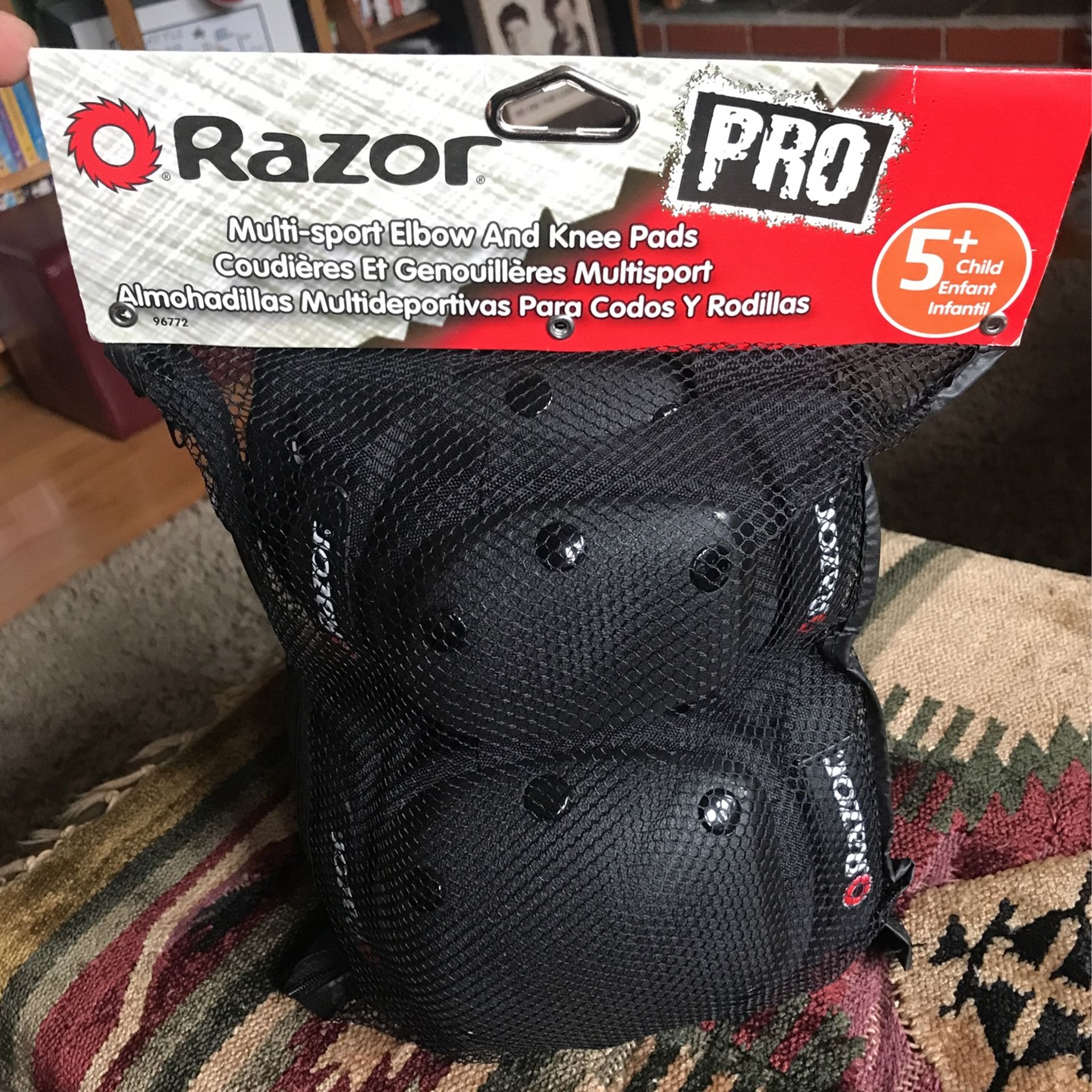 Brand New Razor Elbow And Knee Pads