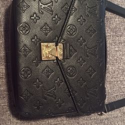 Louis Vuitton purse