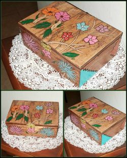 VINTAGE HANDMADE HAND CRAFTED CARVED WOOD FLORAL WILD FLOWER SOUTHWESTERN PAINTED TRINKET STORAGE BOX