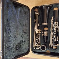 Yamaha YCL-24II Clarinet With Case MADE IN USA.
