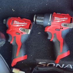 2 Milwaukee Drill set