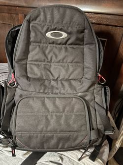 Like New Large  Oakley backpack