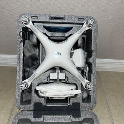 DJI Phantom 4 Drone – For Parts or Repair – Extras *