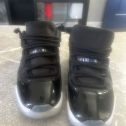 Low Jordan 11 Space Jam Worm Twice.