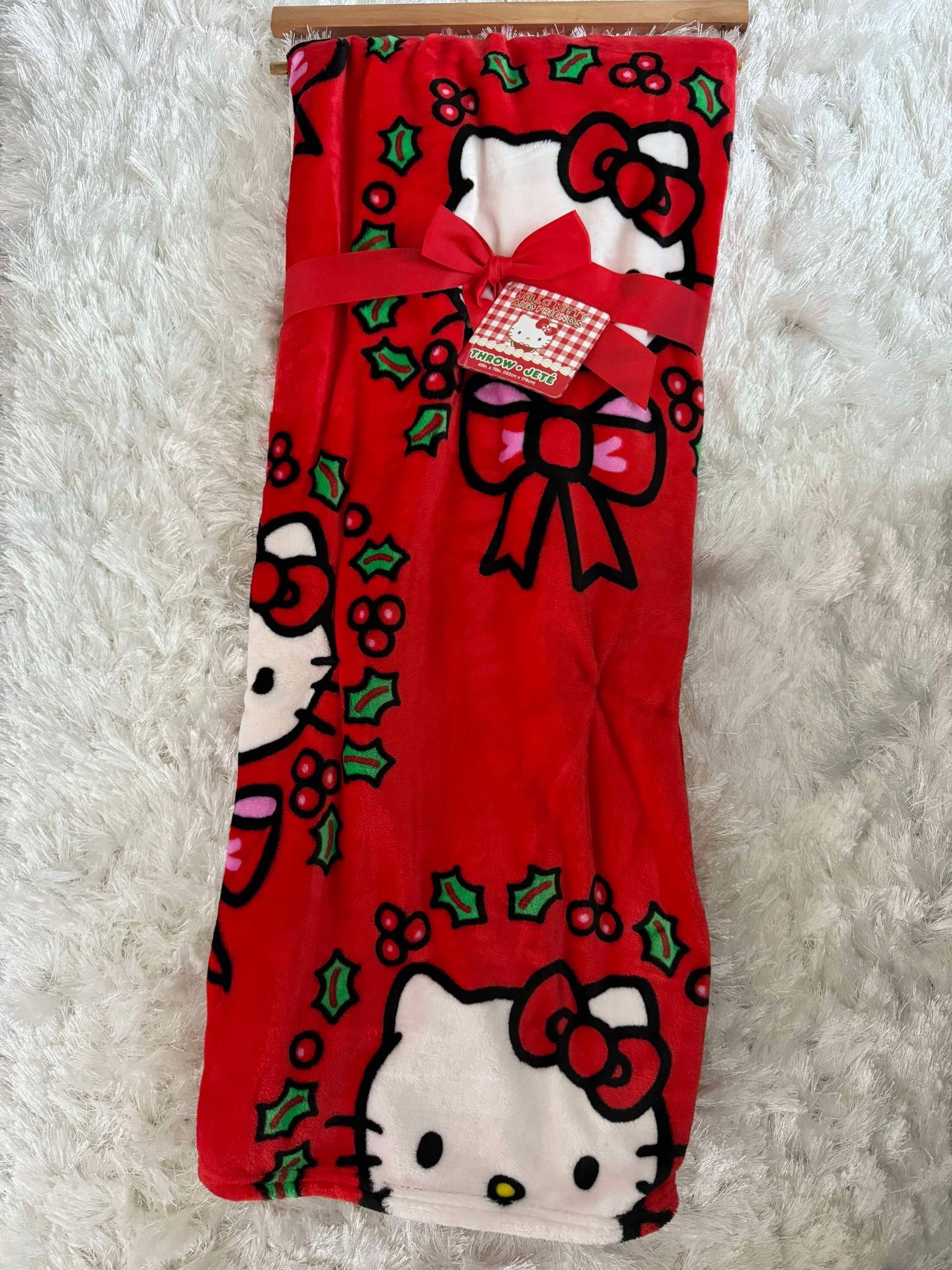 BRAND NEW: Hello Kitty Christmas Plush Blanket