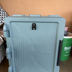 Cambro Insulated Carrier For catering 