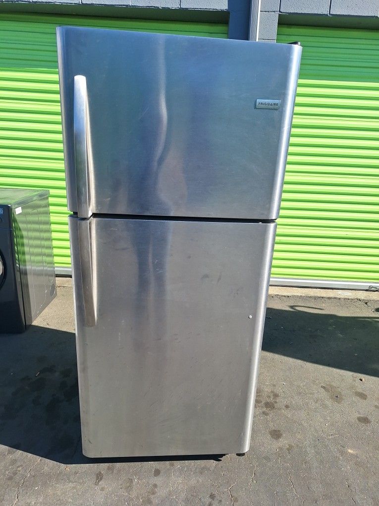 Electrolux Frigidaire Top Freezer Refrigerator