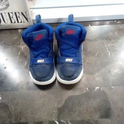 Lil Boys Jordans Size 7