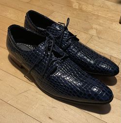 Mens size 13 Castelleone blue faux crocodile dress shoes. East Orange 