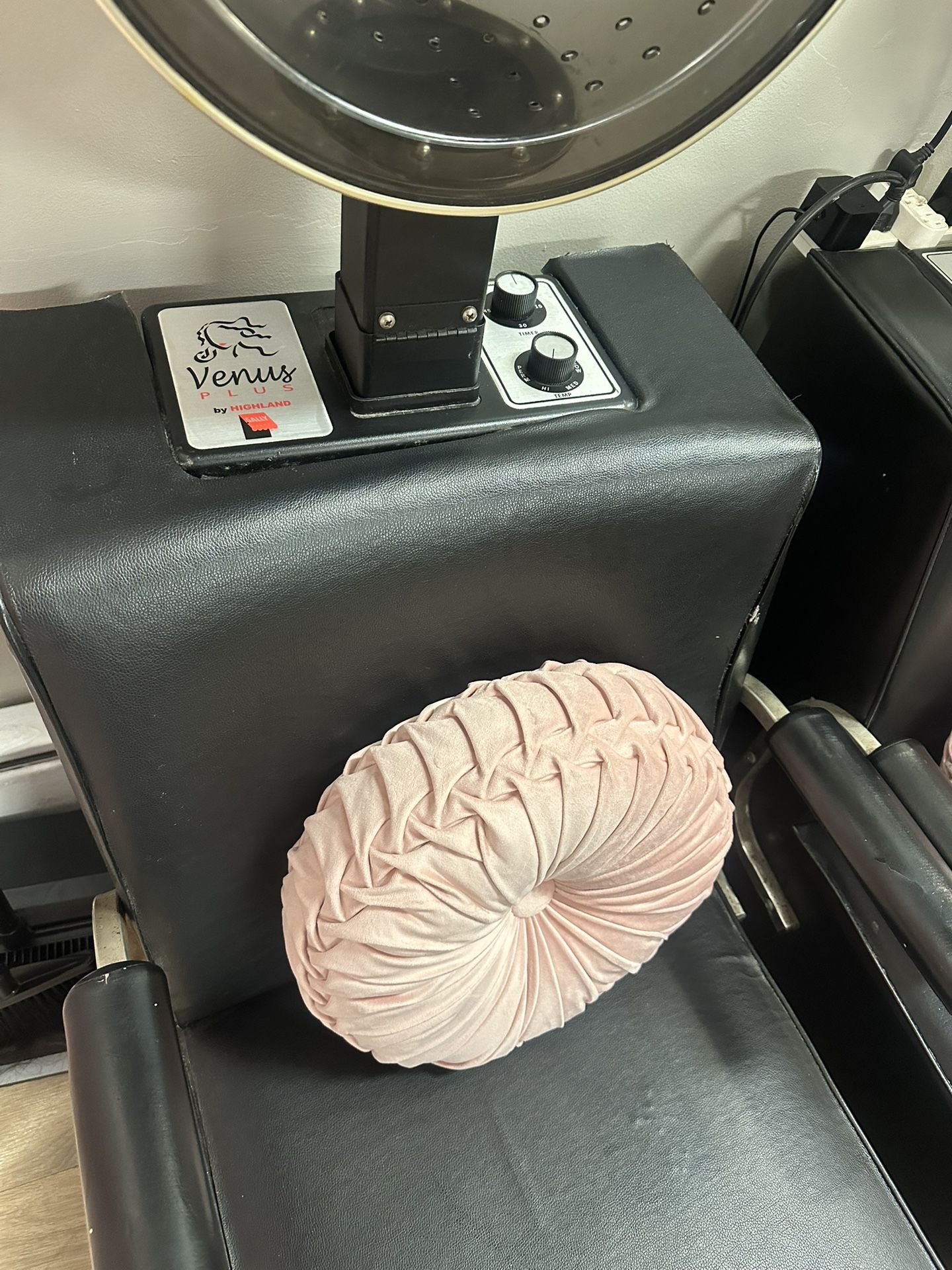 venus plus by highland Hair dryer