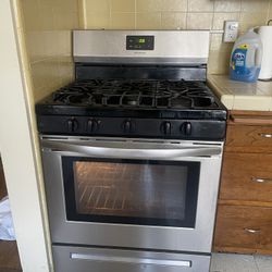 FRIGIDAIRE GAS RANGE STOVE 