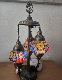 PAIR OF MOSIAC LAMPS, 2 NIGHTSTAND, 1 PENDANT