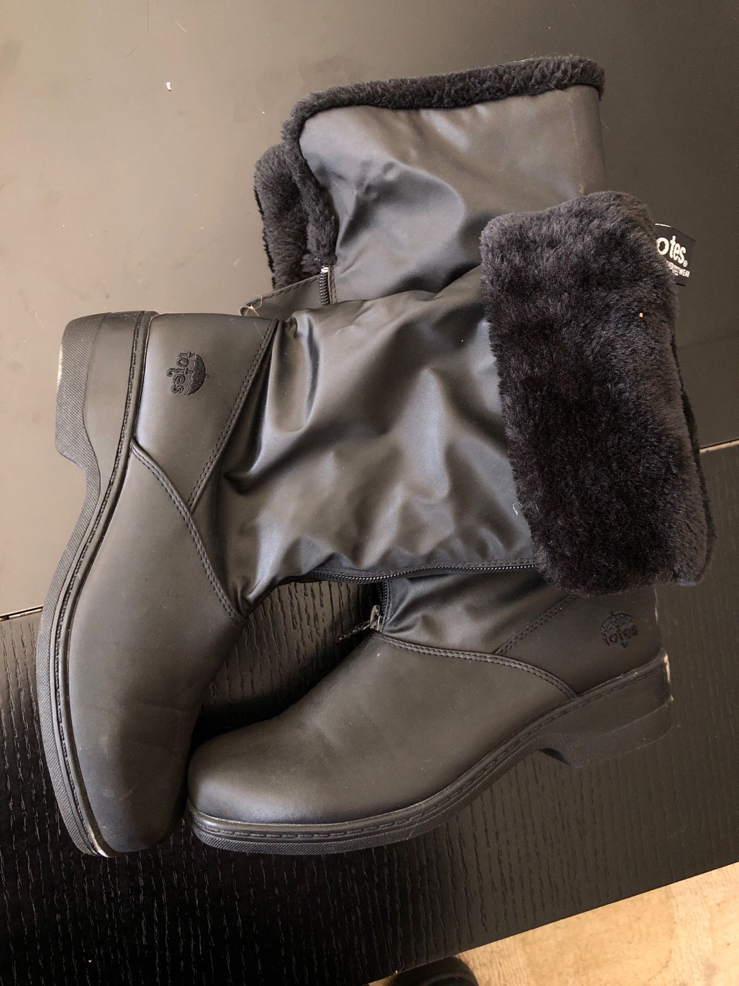 Women’s snow boots totes 8