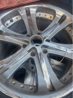 I got this 20” for sale they fit 6 lugs Chevy/gmc I’m asking $300 obo