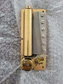 Vintage Swiss 72- comb Reuge Musical Movement