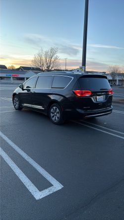 2018 Chrysler Pacifica Hybrid