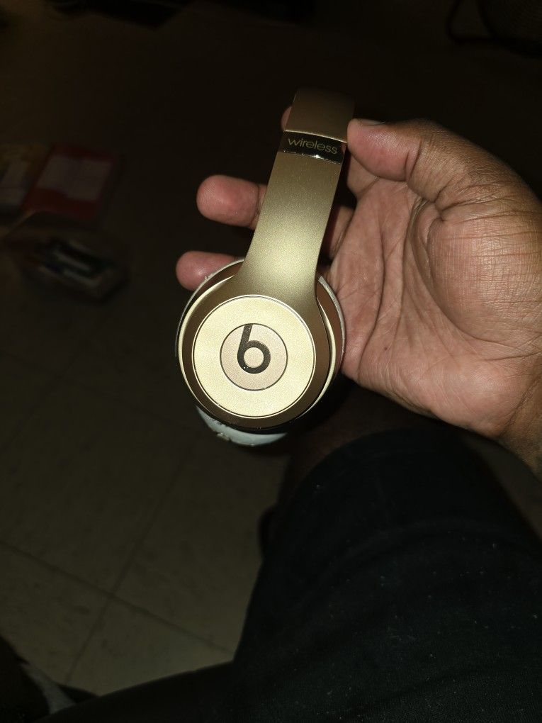 Beats Solo 3 Wireless ( Still Works Great)