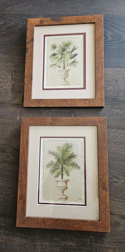 Beautiful Traditional Style Home Decor Artwork.   $15  For The Set Of 2.