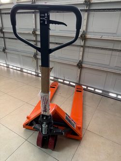Pallet Jack - 2.5 Ton Capacity