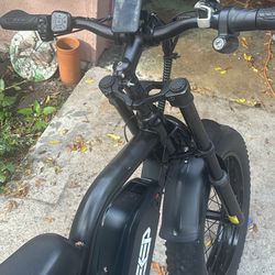 E Bike Sporters Yet Off-road