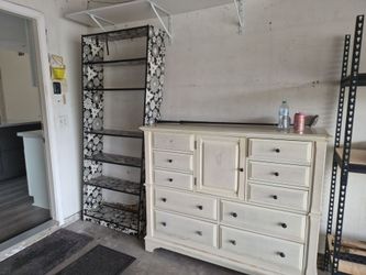 Free dresser