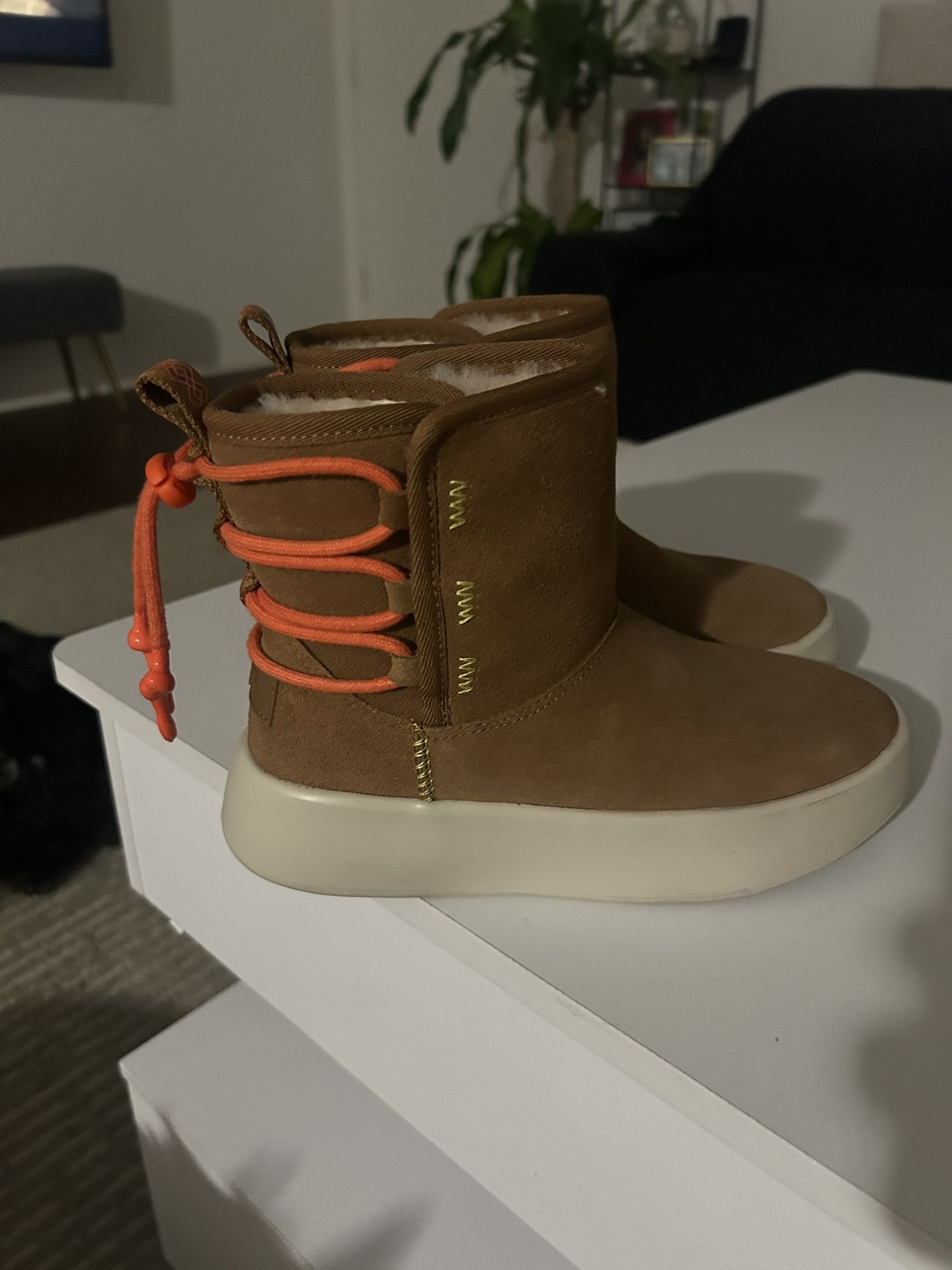 UGGS